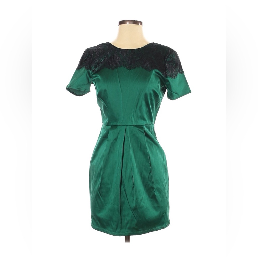 Peppermint Elegant Green Satin Dress with Lace Detail Small